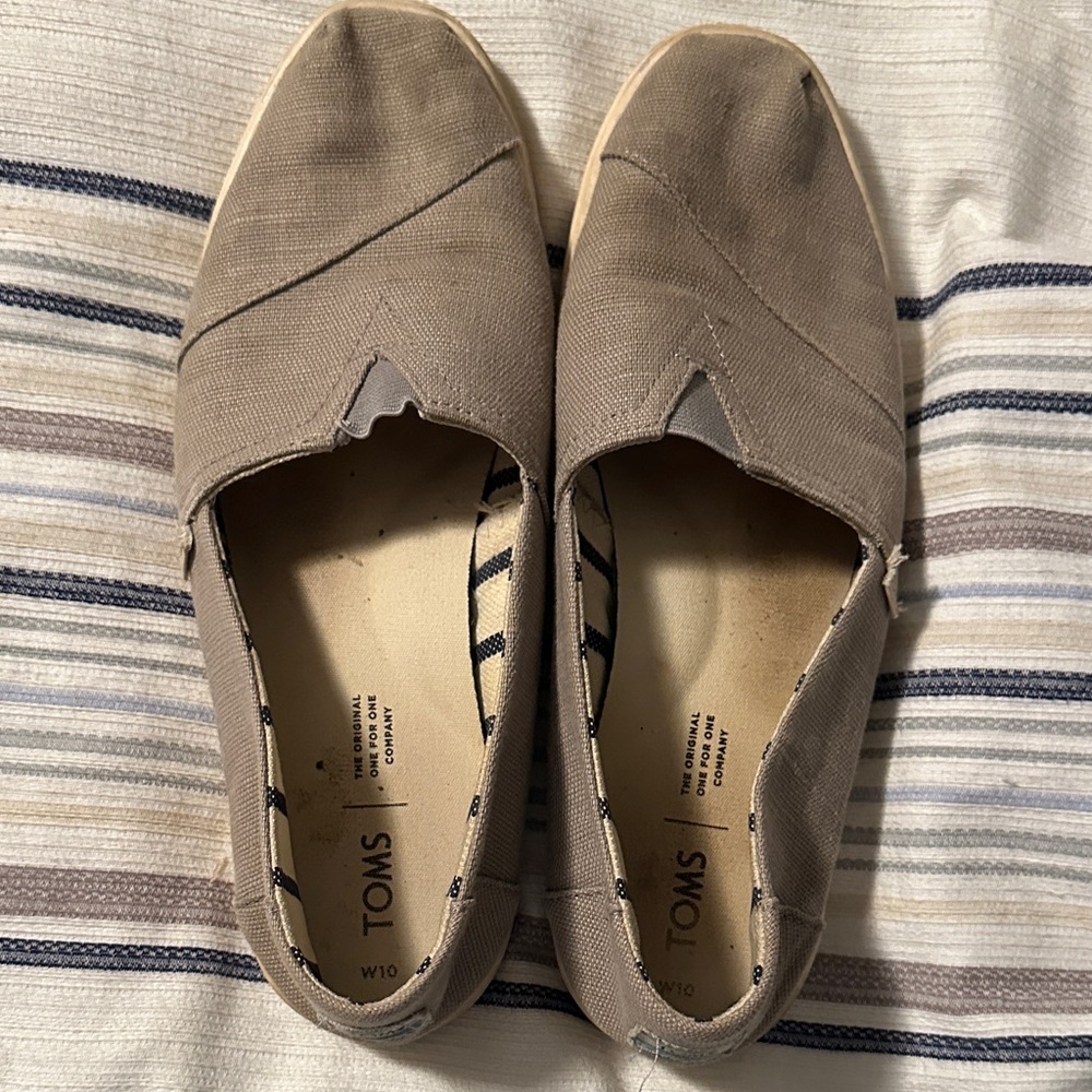 TOMS Women's Slip-On Espadrilles in Grey